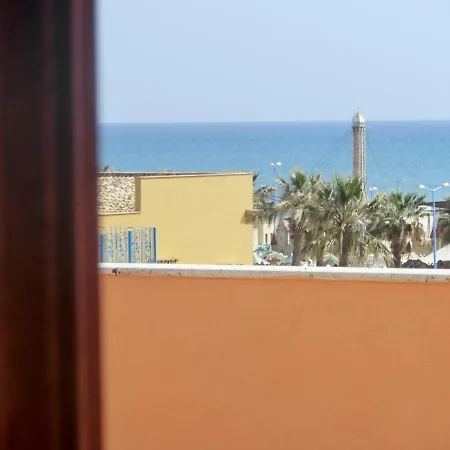 Elli * San Leone